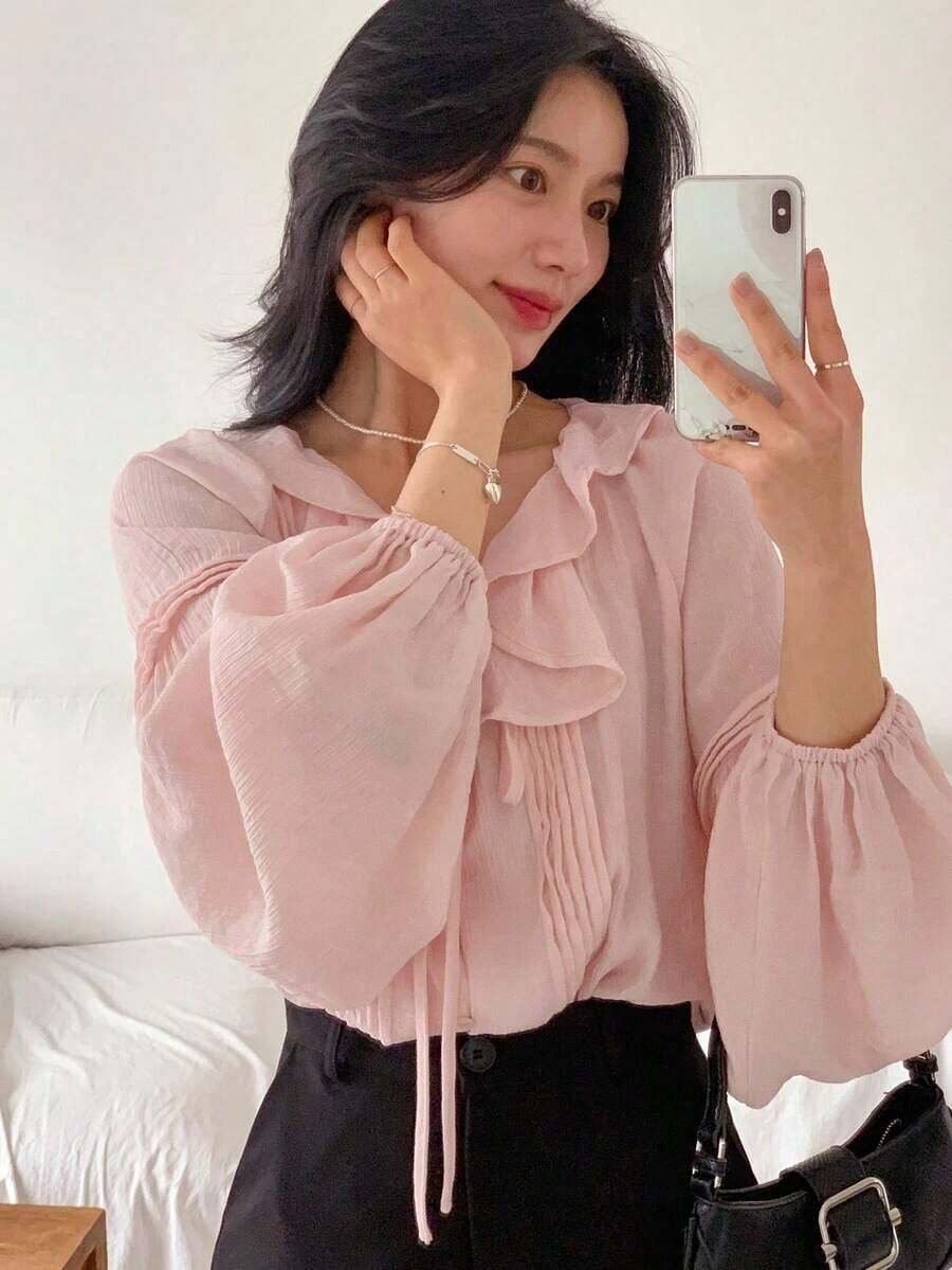 Blusa rosa ajustada con cuello en V y volantes - Rosa - Ver 1