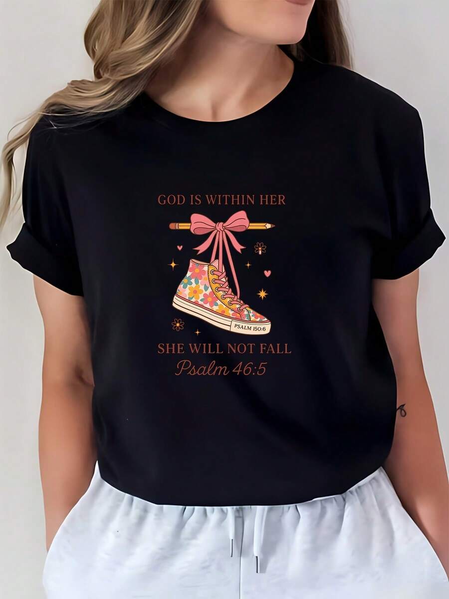 Camiseta cómoda de 180 g "Dios está en ella" - El regalo perfecto para la primavera, camiseta con versículo bíblico para mujeres, ropa íntima familiar, equipo para actividades al aire libre y formación de equipos, camiseta de manga corta con estampado del Salmo 46:5. - Negro - Ver 1