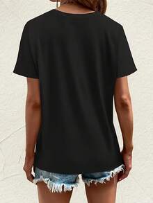 Women's Casual T-Shirt. A Modern And Fashionable T-Shirt With A Creative Design Featuring Queen Victoria And The Canadian Flag, A Must-Have For Everyday Casual Wear. - 黑色 - 查看 5
