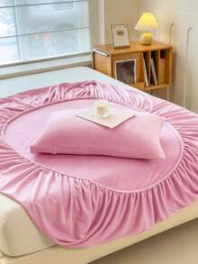 Solid Pink Skin-Friendly Soft Comfortable Warm Crystal Velvet Fitted Sheet 3 Pieces Set (1*Fitted Sheet + 2*Pillowcases), Machine Washable, Suitable For Bedroom & Guest Room, All Seasons - Pink - View 8