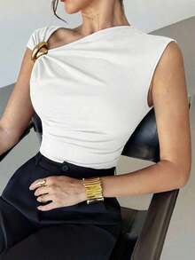 Asymmetrical Off-The-Shoulder Top With Metallic Embellishments, Stylish And Casual, Suitable For Going Out, Parties, And Other Occasions/Autumn For Women/Halloween Costume For Women/Red Christmas T-Shirt/New Year's Top/Elegant Top For Women - 白色 5 - 查看 12
