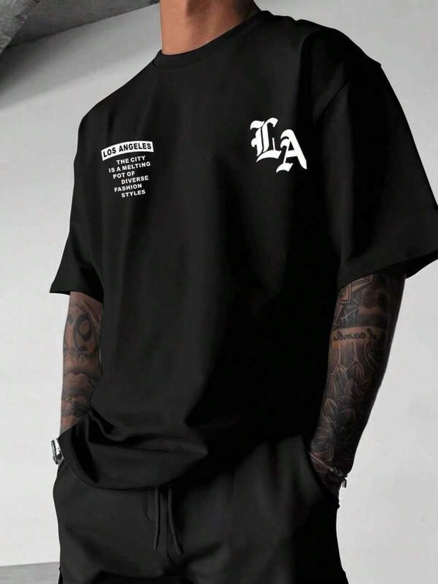 Camiseta estampada para mujer con en texto blanco - camiseta casual de manga corta y cuello redondo, diseño de hombre tatuado, corte relajado para todas las estaciones, perfecta para uso diario y vacaciones (lavable aáquina). - Negro - Ver 1