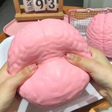 1 món đồ chơi ORB Easy Sqweezy Jumbo Brainy - Bóp quả cầu não khổng lồ, mềm mại, từ từ phồng lên này để giảm căng thẳng - Đồ chơi kích thích giác quan/giảm căng thẳng độc đáo và quà tặng cho người lớn - Đồ chơi nghịch ngợm Halloween - Nhiều màu - Xem 2