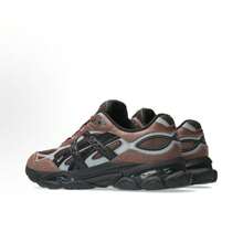 ASICS * HAL Studios Gel-NYC 2.0 Pack Comfortable Fit Running Shoes, Unisex, Brown & Silver - 1203A896-200 - View 4