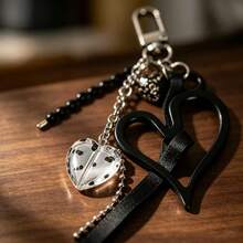 1pc Y2K Goth Keychain, Punk Style Mixed Metal Bat Star Heart Pendant, Dark Grunge Bag Charm For Car Keys & Backpack, Edgy Cool Gift For Men Women & Couple - Multicolor - View 3