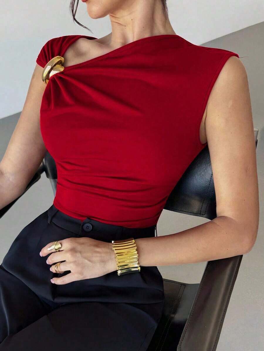Asymmetrical Off-The-Shoulder Top With Metallic Embellishments, Stylish And Casual, Suitable For Going Out, Parties, And Other Occasions/Autumn For Women/Halloween Costume For Women/Red Christmas T-Shirt/New Year's Top/Elegant Top For Women - 紅色的 - 查看 1