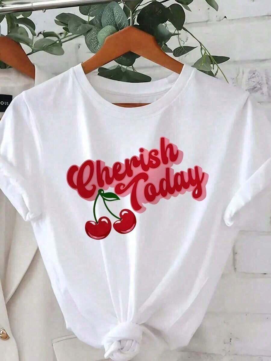Nuevas llegadas para el verano. Camiseta Casual de Manga Corta con Cuello Redondo para Mujer - Estampado Gráfico de Cerezas con Letras Cursivas Rojas - Blanco - Ver 1