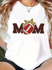 Camiseta casual de manga corta para mujer con diseño gráfico "American Football Mom", cuello redondo suave, lavable a máquina, comodidad para todo el año, ajuste regular, negra con detalles en y dorado, camiseta deportiva, ropa casual duradera - blanco - Ver 2