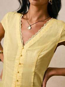 Blusa de mujer de unicolor con diseño de botones y encaje en contraste - Amarillo - Ver 7