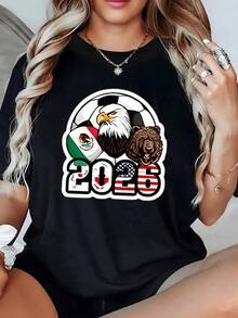 Águila y oso con bandera mexicana estadounidense y canadiense sobre balón simbolizando unión y pasión futbolera rumbo al torneo 2026 camiseta de mujer casual moderna cómoda para aficionados del deporte - Negro - Ver 1