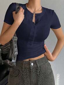 Camiseta básica de manga corta con cuello redondo y media abertura, con diseño ajustado y sexy, de estilo urbano para el verano, para mujer - Azul marino - Ver 6