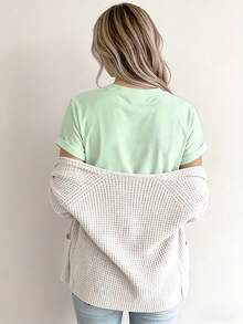Camiseta de mujer cómoda, negra, con estampado de guitarra, corte holgado, cuello redondo, manga corta, tela suave y ligeramente elástica, uso casual diario, patrón geométrico, primavera-verano, longitud regular, sin cinturón, estilo pullover. - verde menta - Ver 2