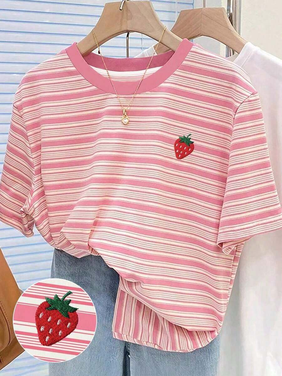 Camiseta de cuello redondo regular con estampado digital a rayas de colores y bordado de fresa - Multicolor 3 - Ver 1