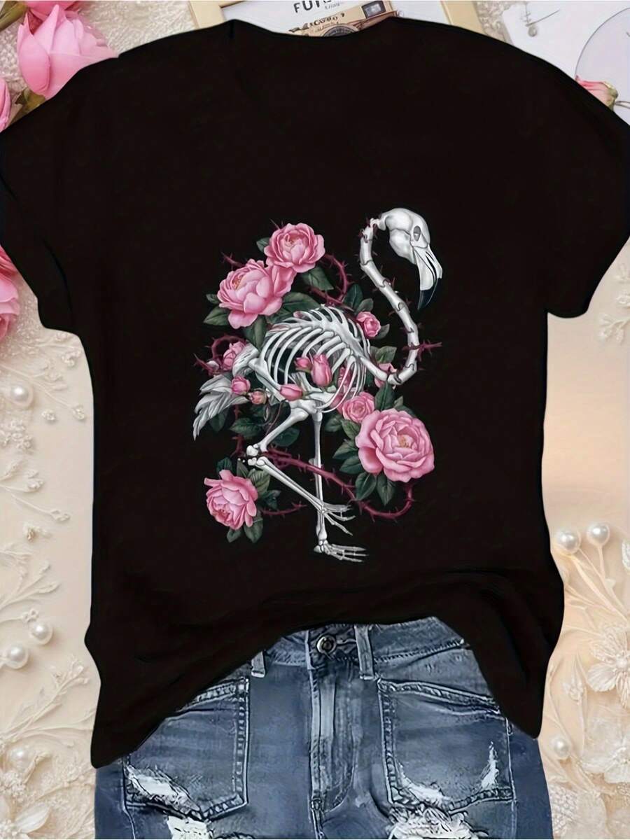 Comfortable Print. Women's Gothic-Themed T-Shirt Featuring A Pink Rose Design And A Flaming Parrot Skull, Designed For Comfort And Softness, Perfect For Gothic Fashion Fans. Simple And Casual Summer T-Shirt. - 黑色 - 查看 1