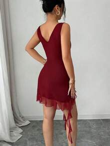 Nuevo vestido mini para mujer de primavera/verano, de malla con parches, de punto elástico 3D con flores, de unicolor, ajustado, con escote en V profundo, busto fruncido, cintura ceñida, abertura alta en el muslo, volante asimétrico, espalda des - Burdeos - Ver 2