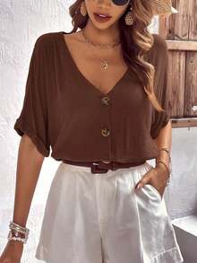 Camisa suelta de verano para mujer con botones, mangas cortas de murciélago y cuello en V de unicolor - Marrón - Ver 7