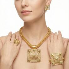 New Creative Exaggerated European-Style Fashionable New Product - Creative Geometric Shape Large Pendant European And American Style Metal Gold Color Casual Personalized Fashion Versatile Exaggerated Jewelry Set Adjustable Rope Length, Adjustable Ring Size - Wear It With Confidence - Necklace + Earrings + Ring + Bracelet - View 3