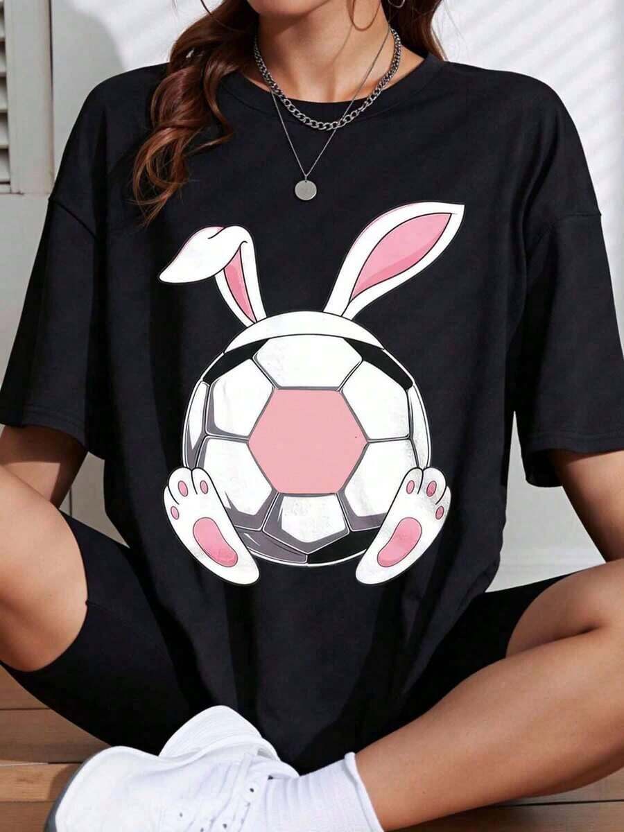 Camiseta de manga corta con diseño de conejo y balón de fútbol para mujer, con orejas y patas de conejo, blanca, de talla grande, para fanáticos del fútbol en Pascua, ropa casual de verano. - Negro - Ver 1