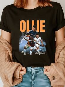 Soccer Players In Full Action With Electric Energy And A Storm Background That Conveys Strength, Passion And Movement. Comfortable Casual Women's T-Shirt For Everyday Wear - 黑色 - 查看 8