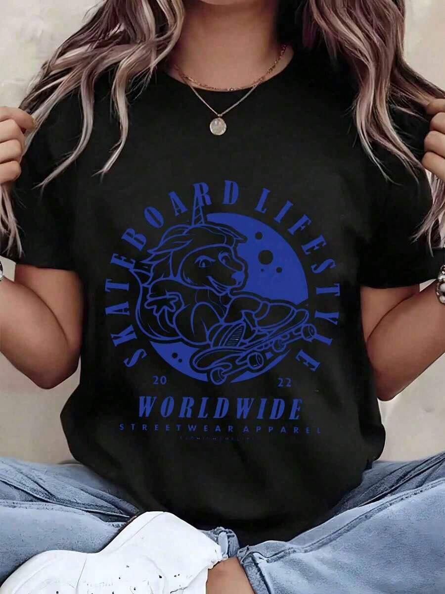 Designed For Modern, Stylish, And Comfortable Women. This T-Shirt Features A Unicorn Skateboard Print, A Crew Neck, And A Casual, Urban Style, Making It A Great Gift. Made With Premium Soft And Breathable Fabric, It's Designed For All-Day Comfort And Versatile Everyday Wear, Perfect For Casual Outings. - 黑色 - 查看 1