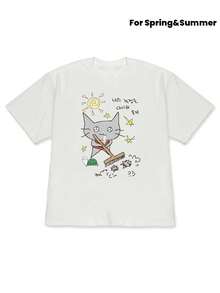 Camiseta de moda de corte regular, un modelo popular para mujeres en primavera y verano, con hombros caídos, corte holgado, mangas cortas y un estampado de un lindo gato gris con texto en coreano. Es una camiseta divertida, de estilo caricaturesco, holgada y agradable al tacto, adecuada para el uso diario informal de las estudiantes. Una camiseta de manga corta para mujer, linda y casual para el uso diario. - Blanco - Ver 3