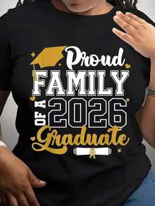 1 "Proud Class Of 2026 Family" T-Shirt For Parents And Relatives, A Celebratory Gift For Graduation Day. It's A Perfect T-Shirt To Give To Friends And Family On Any Holiday Or Special Occasion, 180g 100% Cotton. - 黑色 - 查看 12