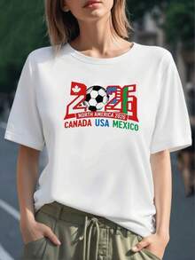 Motivo alusivo a torneo de fútbol 2026 con balón y banderas de Canadá USA y México representando unión deportiva camiseta para mujer 100% algodón - Negro - Ver 1
