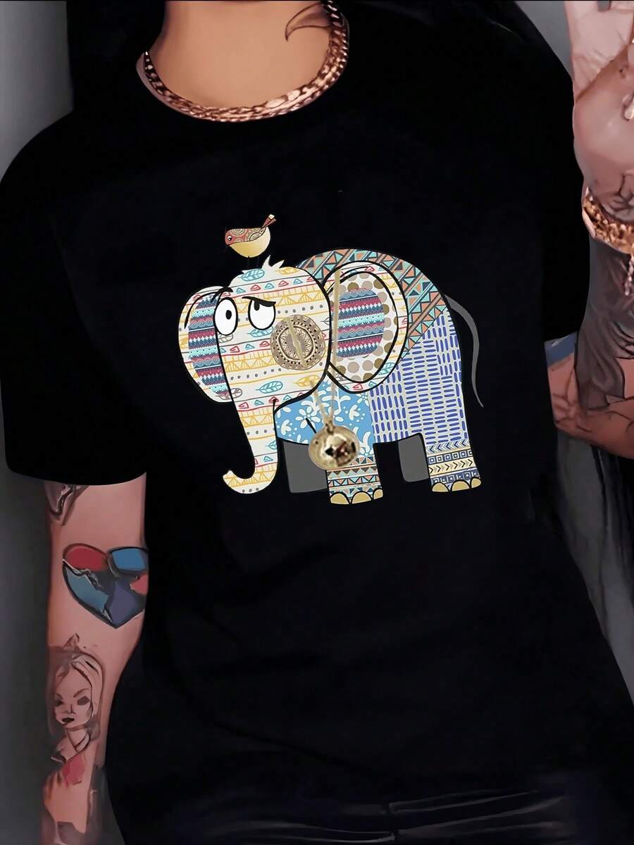 Elefante decorado con patrones étnicos multicolor y un pequeño pájaro sobre su cabeza que simboliza la armonía y la inteligencia de la naturaleza camiseta de mujer casual moderna cómoda para uso diario - Negro - Ver 1