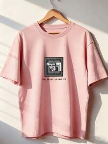 T-Shirt With "Never Give Up" Slogan And Bandana Design.  Short-Sleeved T-Shirt For Spring/Summer 2026, Made In Mexico, 180 Grams. Cartoon Print, Couple Design, Suitable For Indoor Or Outdoor Wear. Crew Neck, Unisex, Ideal For The Office And Leisure. One-Pack. - PK-P631577SLNDXZGY568 - 查看 1