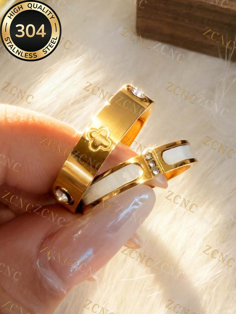 Bộ 2 nhẫn xếp chồng bằng thép không gỉ 304 mạ vàng - Nhẫn tối giản đính cỏ ba lá và đá pha lê trắng, trang sức không gây dị ứng, món quà hoàn hảo cho Ngày của Mẹ và phụ kiện cho kỳ nghỉ hè.