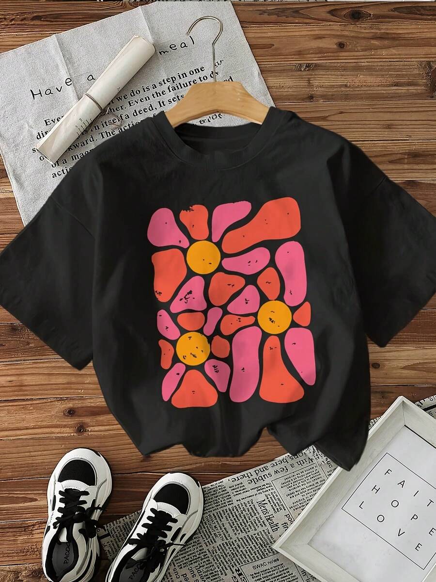 Camiseta de edición limitada con estampado gráfico, manga corta, cuello redondo, top casual para verano y primavera, ropa de mujer, algodón ligero. - Negro - Ver 1