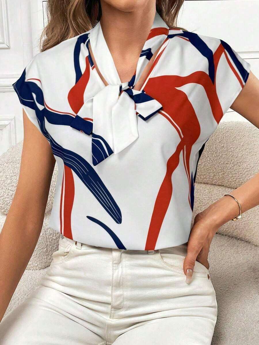 Blusa con estampado de dibujo de cuello con cordón de manga murciélago - Multicolor - Ver 1