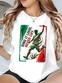 Figura inspiradora de un futbolista dinámico rodeado de trazos en colores verde blanco y rojo que simbolizan pasión orgullo y energía celebrando el espíritu deportivo con fuerza y esperanza camiseta de mujer moderna casual - Negro - Ver 6