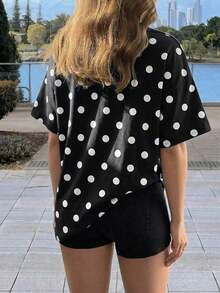 Camiseta casual de mujer  de cuello redondo holgado, camiseta de manga corta de ajuste ceñido con parches a rayas minimalista, adecuada para primavera/verano, ideal para el Día de San Valentín - Fondo negro con ondas blancas - Ver 2
