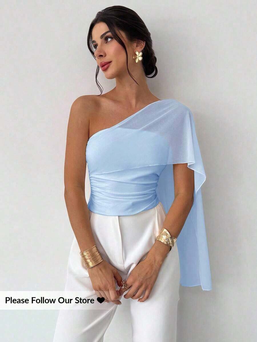 Blusa ajustada con volantes asimétricos de malla de punto con hombro asimétrico y empalme, elegante y casual, versátil, azul, adecuada para vacaciones, playa, atuendo de verano - Celeste - Ver 1