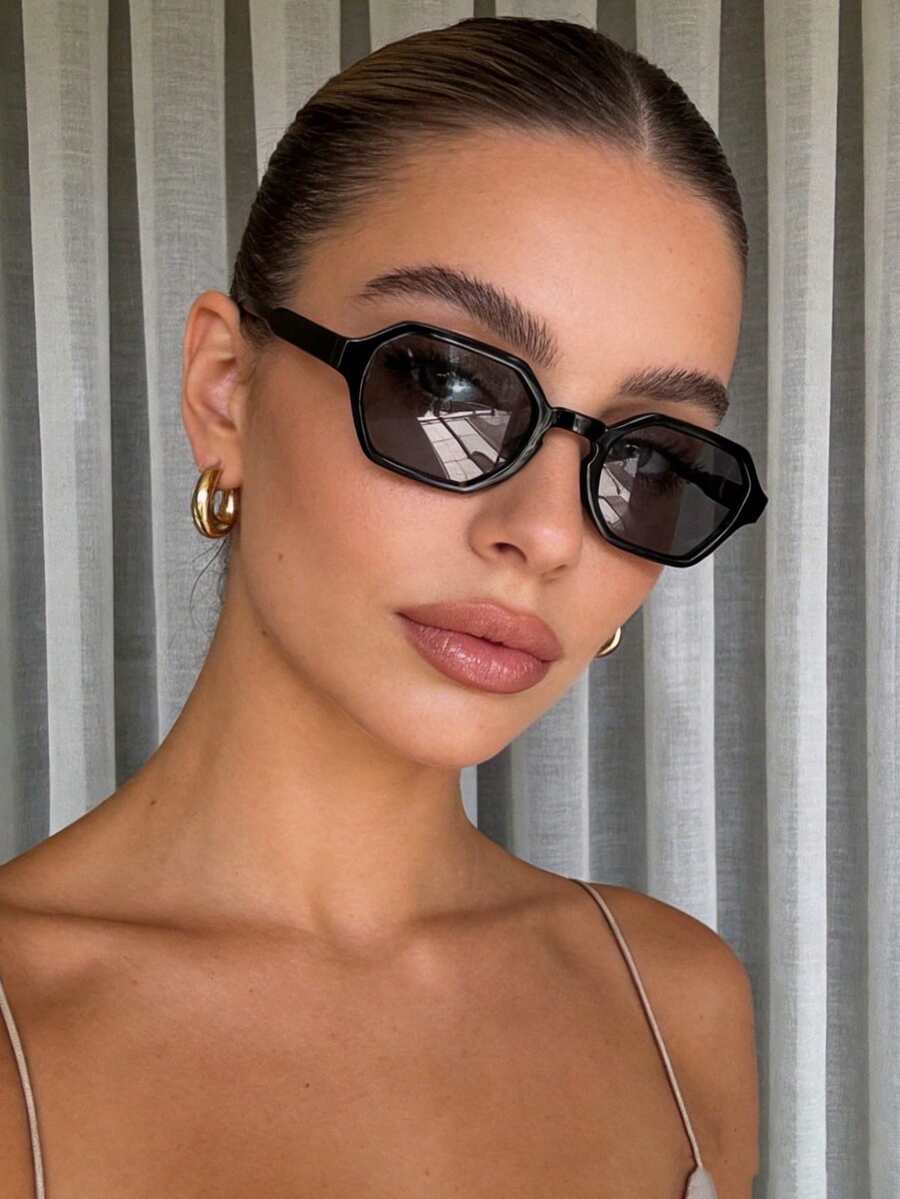 1pc Personalized Casual Small Frame Fashionable Glasses, Retro Polygonal Versatile Women's Glasses, Suitable For Daily Wear, Street Photography, Vacation, Travel, Summer Beach, Outdoor, Travel Beach Accessories - Black - View 1