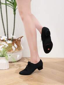 Women's Low-Top Dance Shoes, Black Mid-Heel 3cm Jazz Dance Shoes, Lace-Up Canvas Indoor/Outdoor Soft Bottom Sports Shoes, Ballet Dance Shoes, Salsa Dance, Modern Dance, Practice, Performance, Dance Hall, Comfortable, Soft, Lightweight, Breathable - Black - View 5