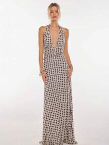 Vestido ajustado  con diseño de cuello halter y espalda abierta - Café - Ver 8
