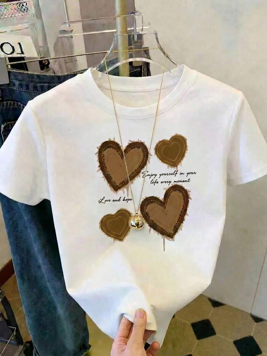 Camiseta informal blanca de poliéster de manga corta y cuello redondo para mujer con estampado de corazones superpuestos en color marrón, top de largo regular con un ligero toque elástico para mayor comodidad diaria. - Blanco - Ver 1