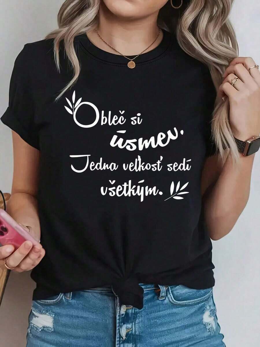 Suave, transpirable y ligero para comodidad durante todo el día. Ponte una sonrisa.Una solución para todos.Camiseta de cuello redondo para mujer, de primavera y verano, con decoraciones de ramas y hojas, cálida y con detalles, y estampados de letras. Cuello redondo clásico con un corte relajado que favorece todas las formas del cuerpo y es fácil de combinar con jeans, shorts y leggings. - Negro - Ver 1