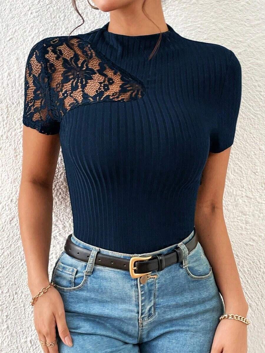 Privé Camiseta con encaje en contraste de cuello alto - Azul marino - Ver 1