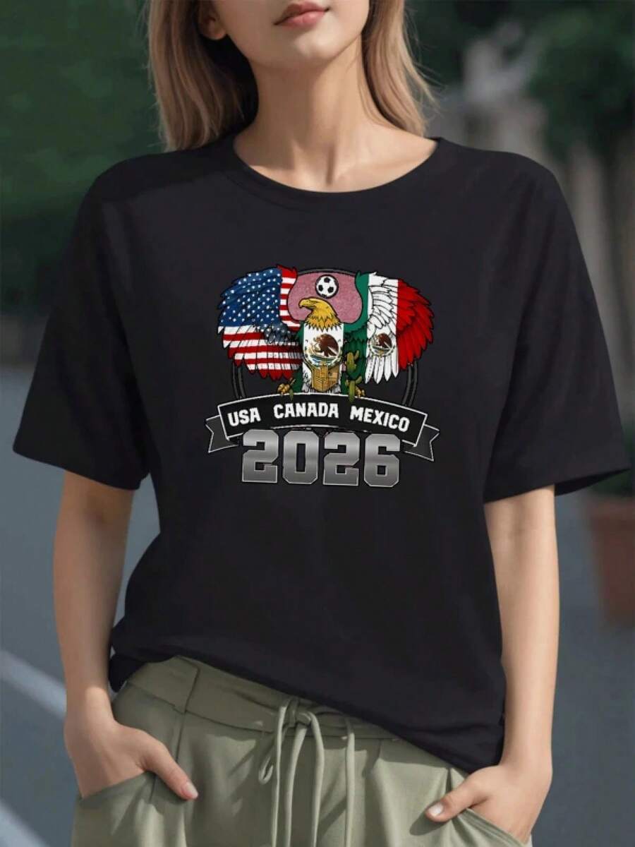 Águila con alas que combinan las banderas de México Estados Unidos y Canadá simbolizando unión y energía para el mundial 2026 camiseta para mujer 100% algodón - Negro - Ver 1