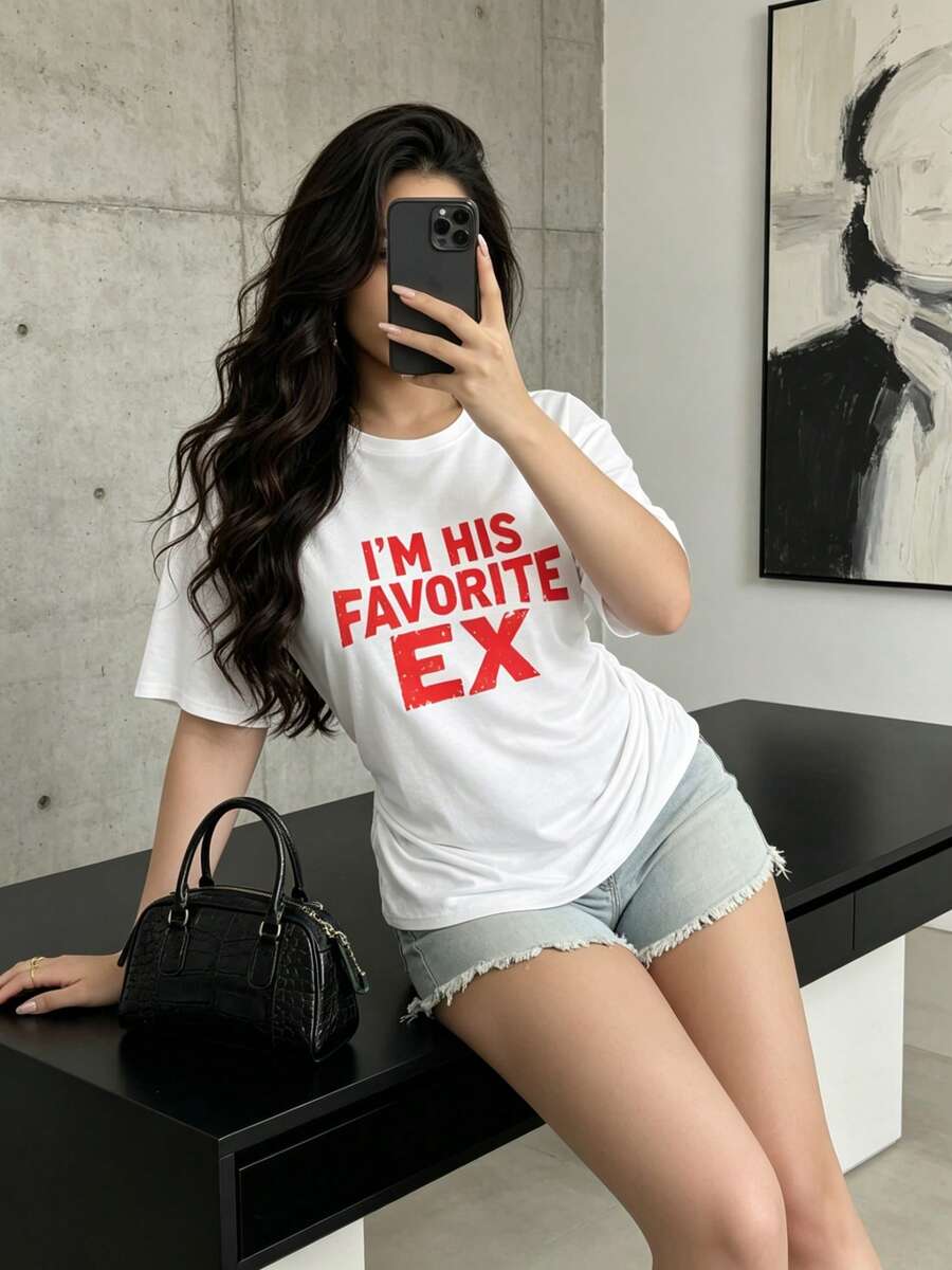Women's Crew Neck T-Shirt With Print - "I'm His Favorite Ex" Design. Short-Sleeve Style; Machine Washable. A Stylish, Comfortable, And Versatile Casual Top Suitable For All Seasons. Designed With A Vintage Style And A Relaxed Fit For Comfort And Ease Of Wear. Available Now - 白色 - 查看 1