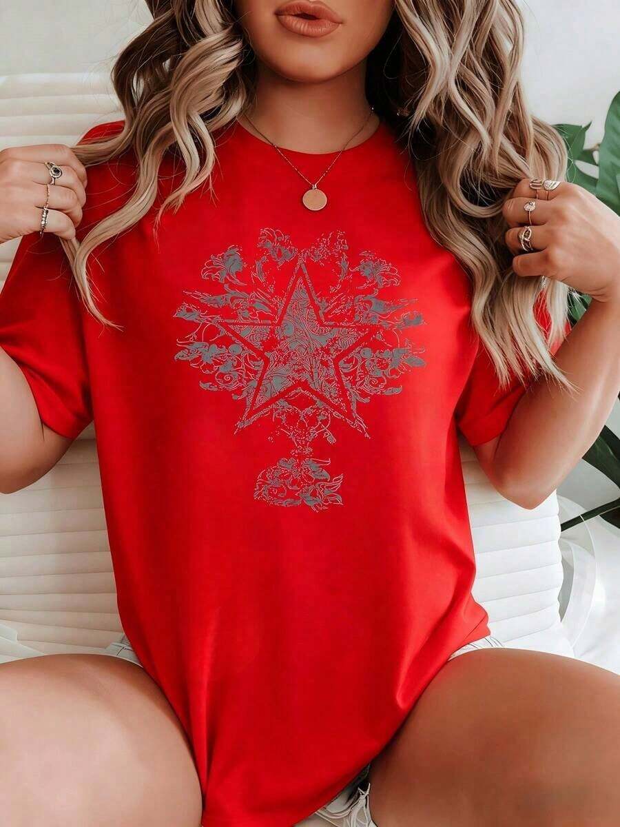 Camiseta Gráfica Casual para Mujer 100% Algodón con Diseño de Estrella Rodeada de Intrincados Motivos Florales y Calaveras que Simbolizan Fuerza y Misterio - Estilo Urbano Vintage Unisex, Manga Corta, Cuello Redondo, Algodón. - Rojo - Ver 1