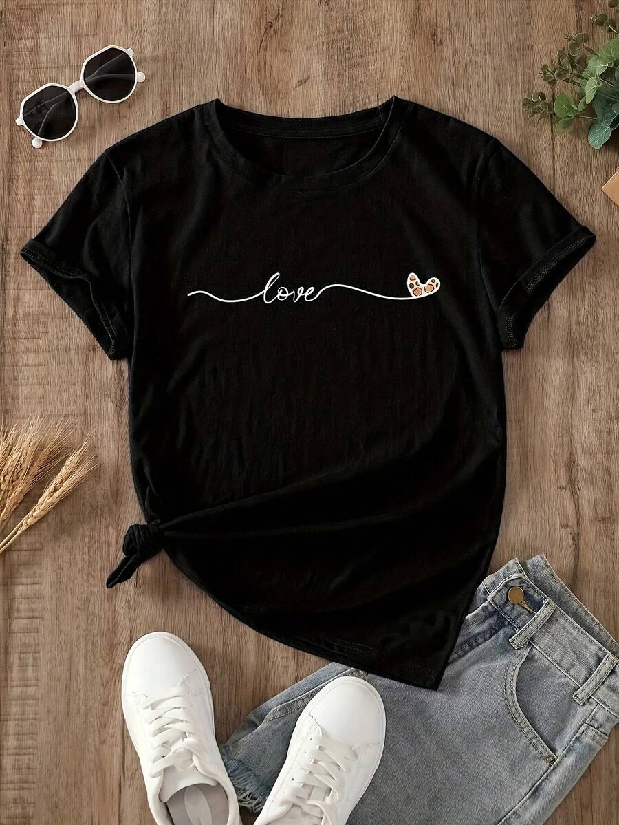Camiseta gráfica 'Amor' para mujer - Camiseta casual de manga corta negra con diseño de corazón, tejido suave de estiramiento medio, básicos para todas las estaciones, camiseta de todas las estaciones | Top con estampado juguetón | Ajuste cómodo, camisetas para mujeres