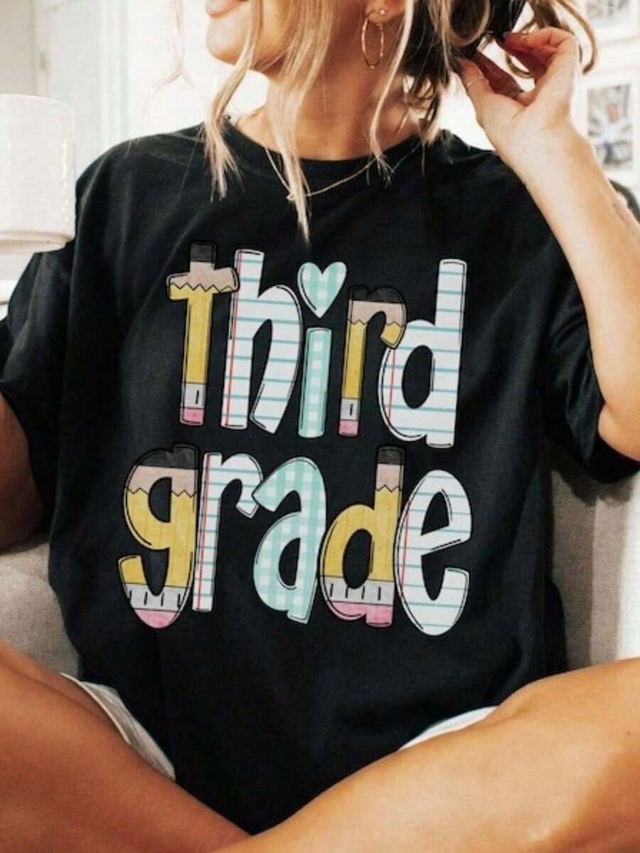 Third Grade Teacher T-Shirt, Teacher Team T-Shirt, Back To School T-Shirts, Third Grade T-Shirt, Teaching T-Shirt, New Teacher Gift, Unisex Graphic Tees, Funny T-Shirt - 黑色 - 查看 1