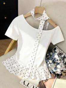 Camiseta elegante y romántica de uso diario y casual con hombros oblicuos, manga corta, lunares, encaje y volantes, ideal para primavera/verano - Blanco - Ver 1