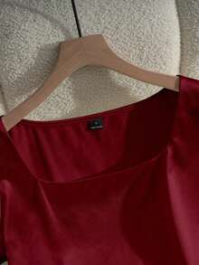 Blusa casual elegante de satén con cuello cuadrado francés, mangas de pétalos y pliegues, adecuada para ir al trabajo, uso diario, reuniones y fiestas, primavera/verano - Rojo - Ver 5