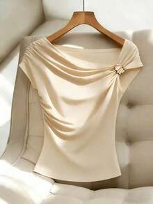 Camiseta de mujer con detalle de nudo retorcido y decoración metálica, elegante top negro sexy, top elegante y clásico, lindo top negro, top de satén elegante para mujer, top elegante negro, blusas negras elegantes para mujer, tops de verano, top - Albaricoque - Ver 7