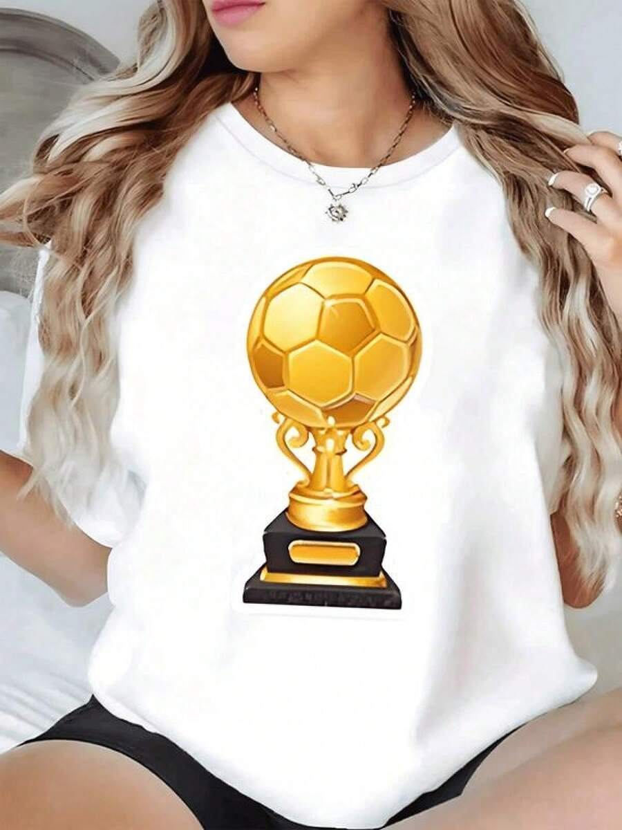 Trofeo dorado con forma de balón de fútbol que simboliza la victoria el esfuerzo la pasión por el deporte y el orgullo del logro camiseta de mujer casual cómoda para uso diario - Negro - Ver 1